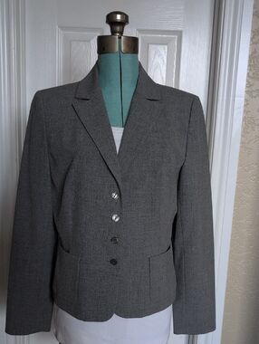 BOGO Women's Gray Tailored Blazer Jacket